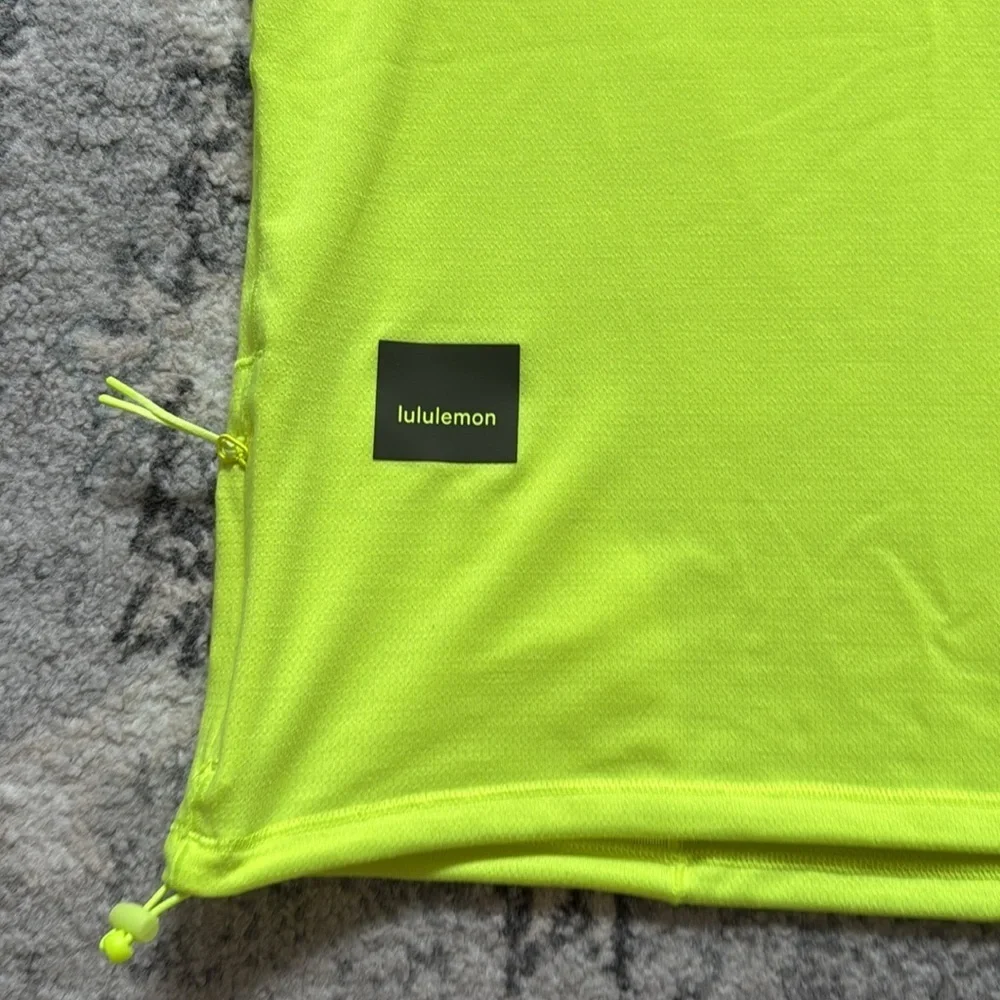 Lululemon Lightweight Cinched Hem Hiking T-Shirt in Highlight Yellow - Picture 8 of 8
